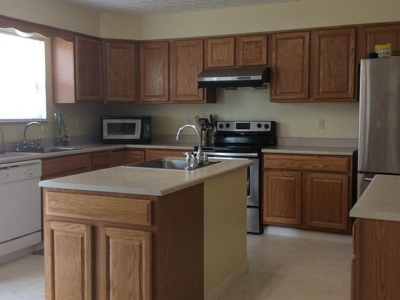 5th image of 5240 Gobel Dr