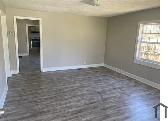 3321 Cedar Ave SW — Photo 4