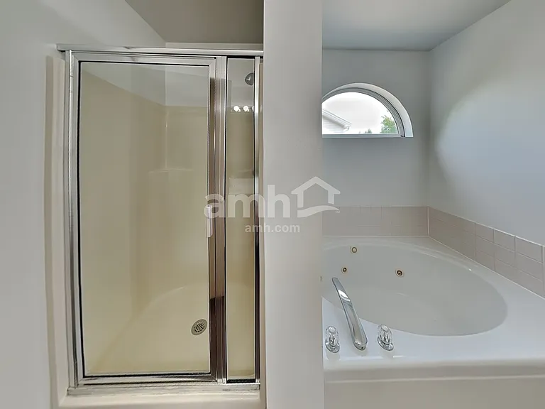 400 Galvin Pkwy — Photo 13