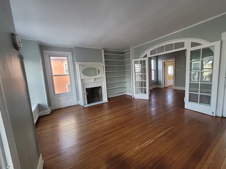 158 Grand St #2 — Photo 4