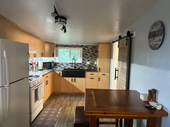 33 Chartin Way, Blue Lake, CA 95525