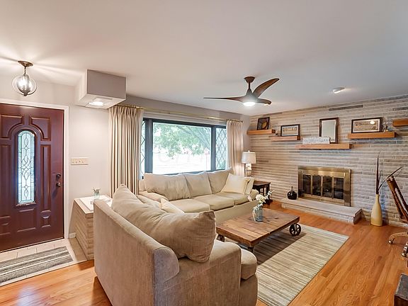 5th image of 2588 Eugene Ave