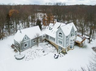 3948 Broadmoor Ct, Howell, MI 48843