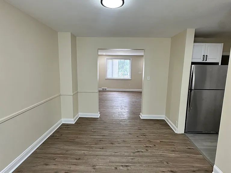 1739 Joan Ave — Photo 6