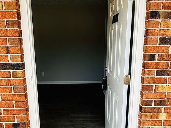2nd image of 4730 Rosehill Rd #4736
