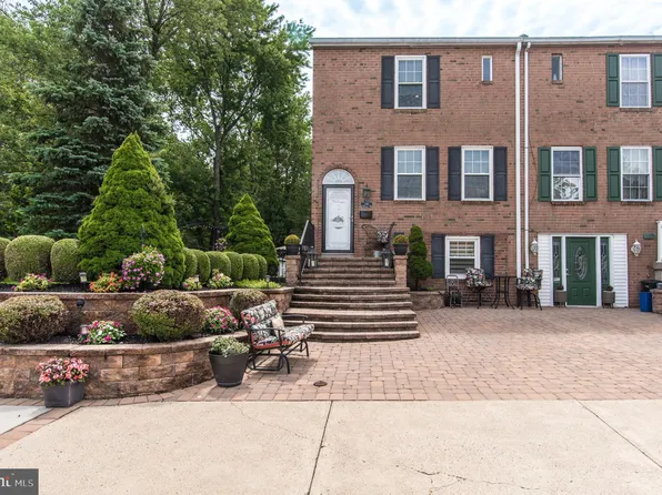 232 Parkdale Rd, Philadelphia, PA 19154