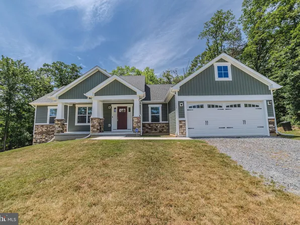 34 Castle Rock Ct, Harpers Ferry, WV 25425