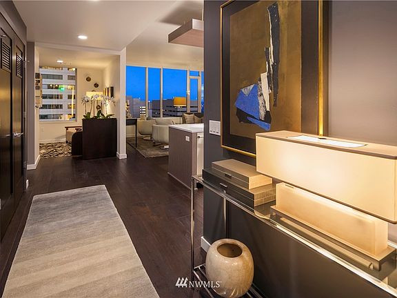 3rd image of 1321 Seneca Street #1904