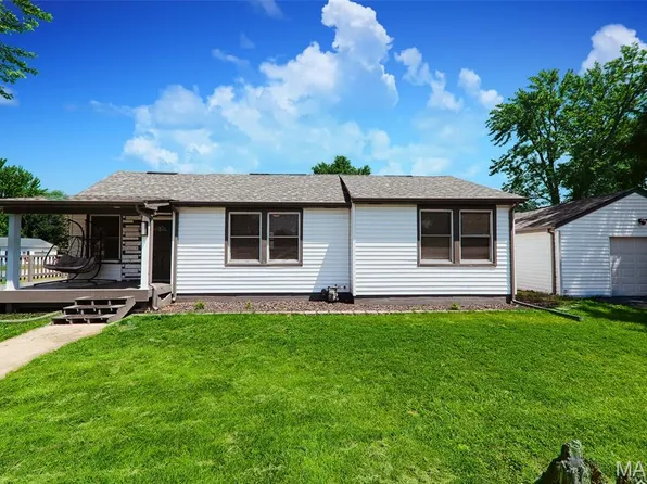 1 Hyde Park Rd, Fairview Heights, IL 62208
