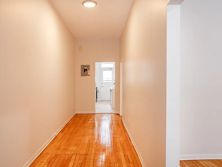 120 Wurtemburg St — Photo 27