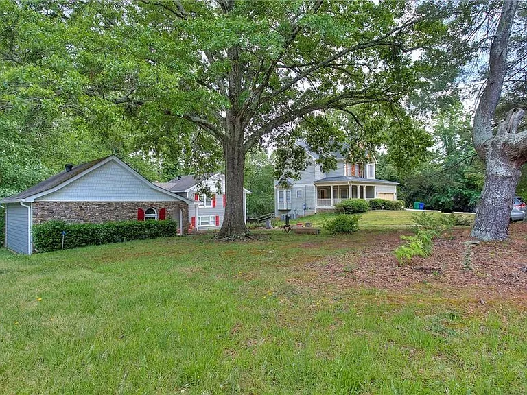 2067 Brockett Rd — Photo 24