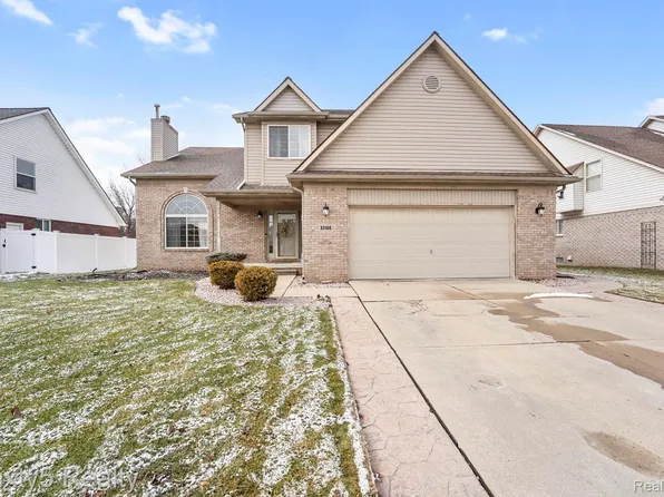 33188 Mallard Dr, Brownstown, MI 48173