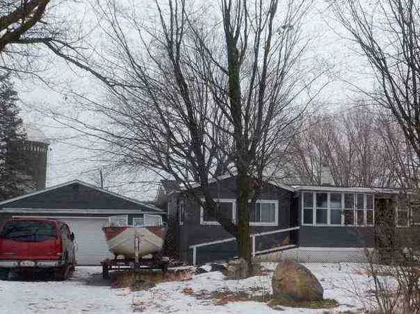 39889 Quinlan Ave, Center City, MN 55012