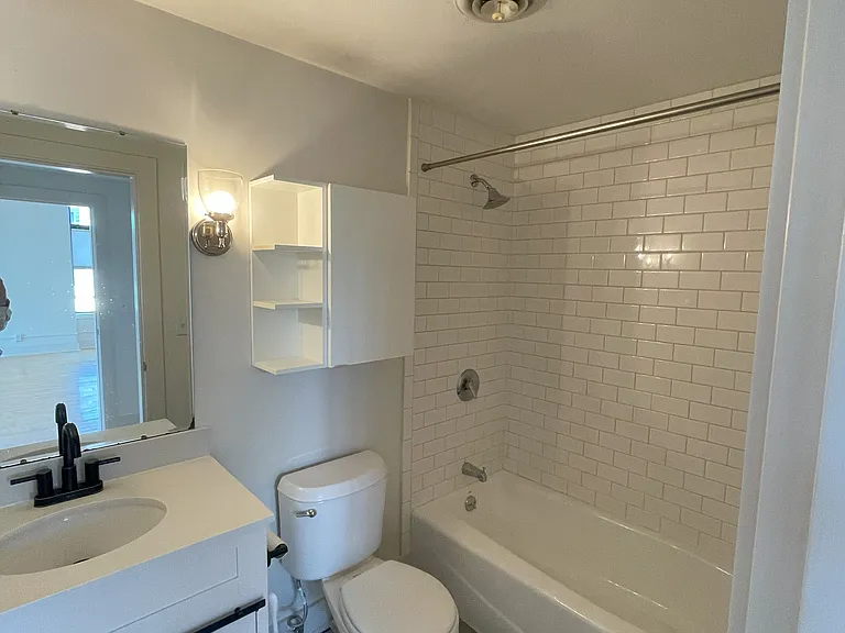179 College St #1 — Photo 12