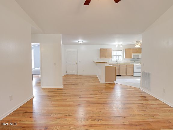 5th image of 668 Westwood Road