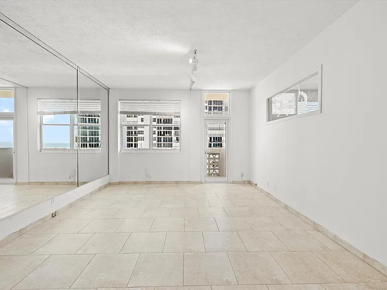 4250 Galt Ocean Dr #Penthouse R — Photo 11