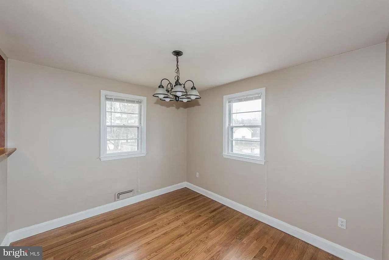 3 bed, 2151 sqft, $3,200 — Photo 4