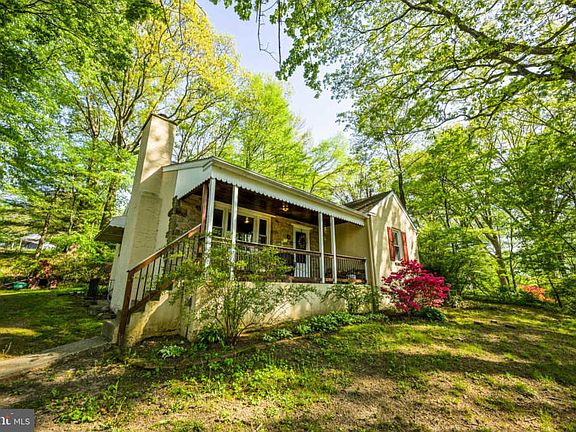 5th image of 212 Pine Dr
