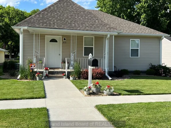 315 N St, Aurora, NE 68818