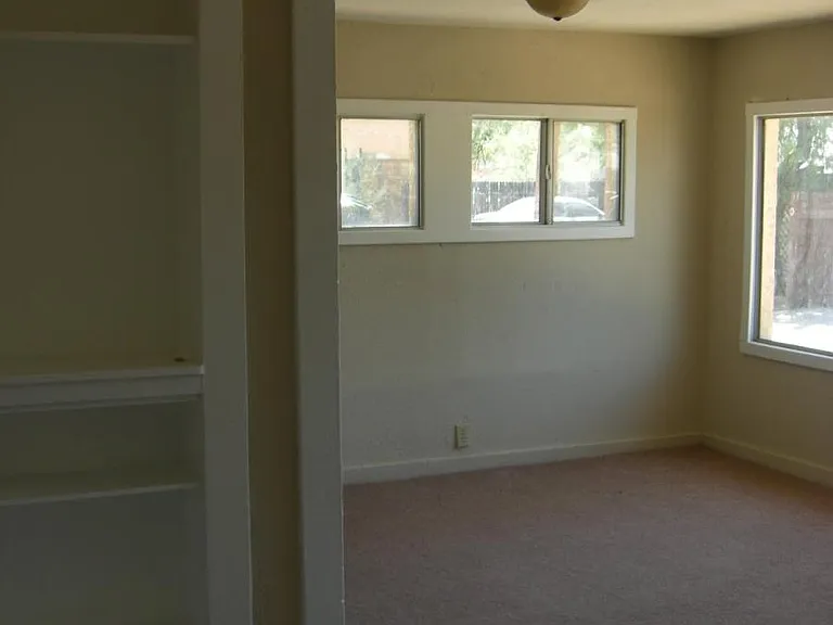 1424 N Euclid Ave — Photo 17