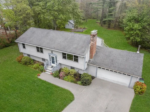 203 Water St, Pembroke, MA 02359