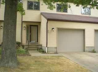 20 Greenwood Dr, Doylestown, OH 44230
