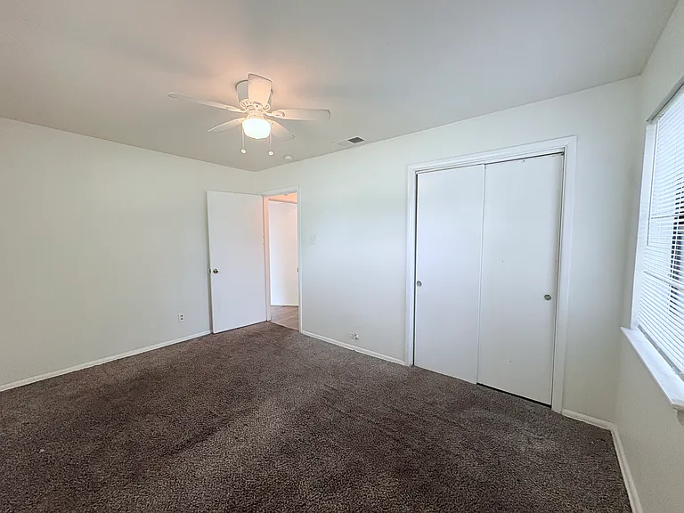 1004 Powell Rd — Photo 12