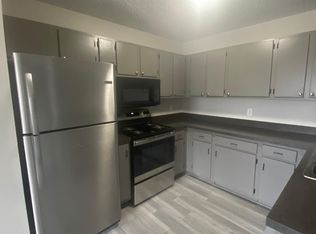 2252 W St APT 3, Lincoln, NE 68503