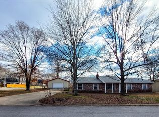 701 Prairie Oaks Dr, Prairie Grove, AR 72753