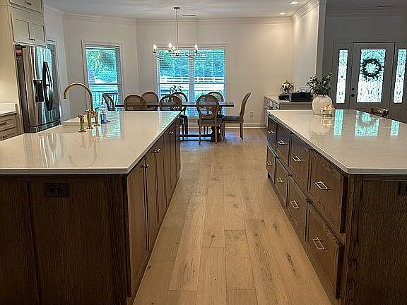 3rd image of 10977 W Commerce St