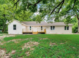 102 S County Line Rd, Savoy, TX 75479