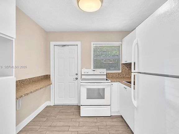 5th image of 5026 SW 21st St