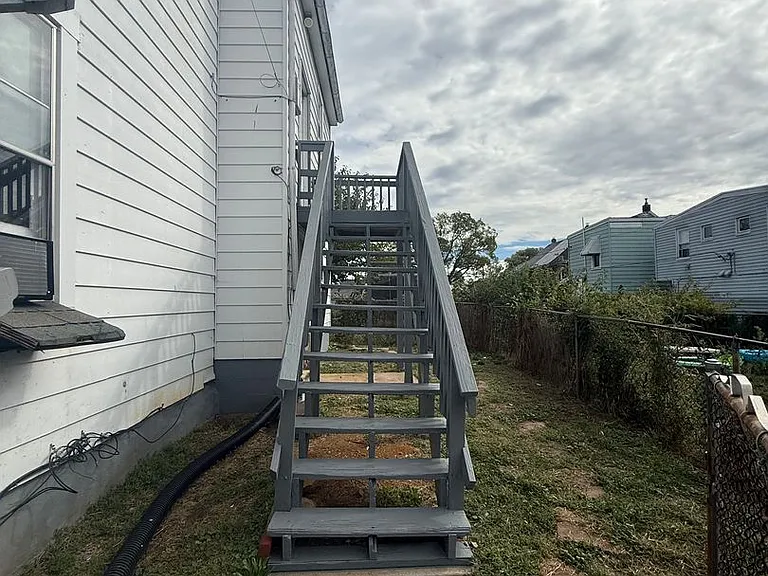 210 James Street — Photo 2