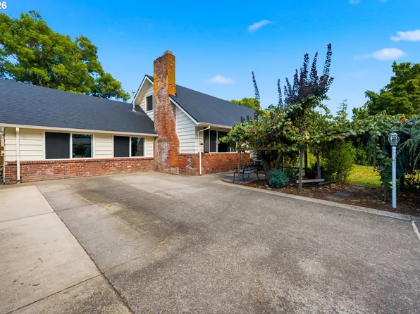 1411 NE Arrowwood St, Hillsboro, OR 97124