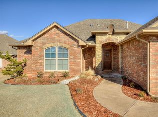 3209 SE 33rd St, Moore, OK 73165