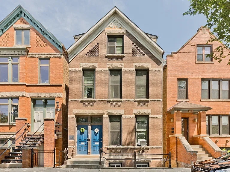 2139 N Oakley Ave #1 — Photo 12