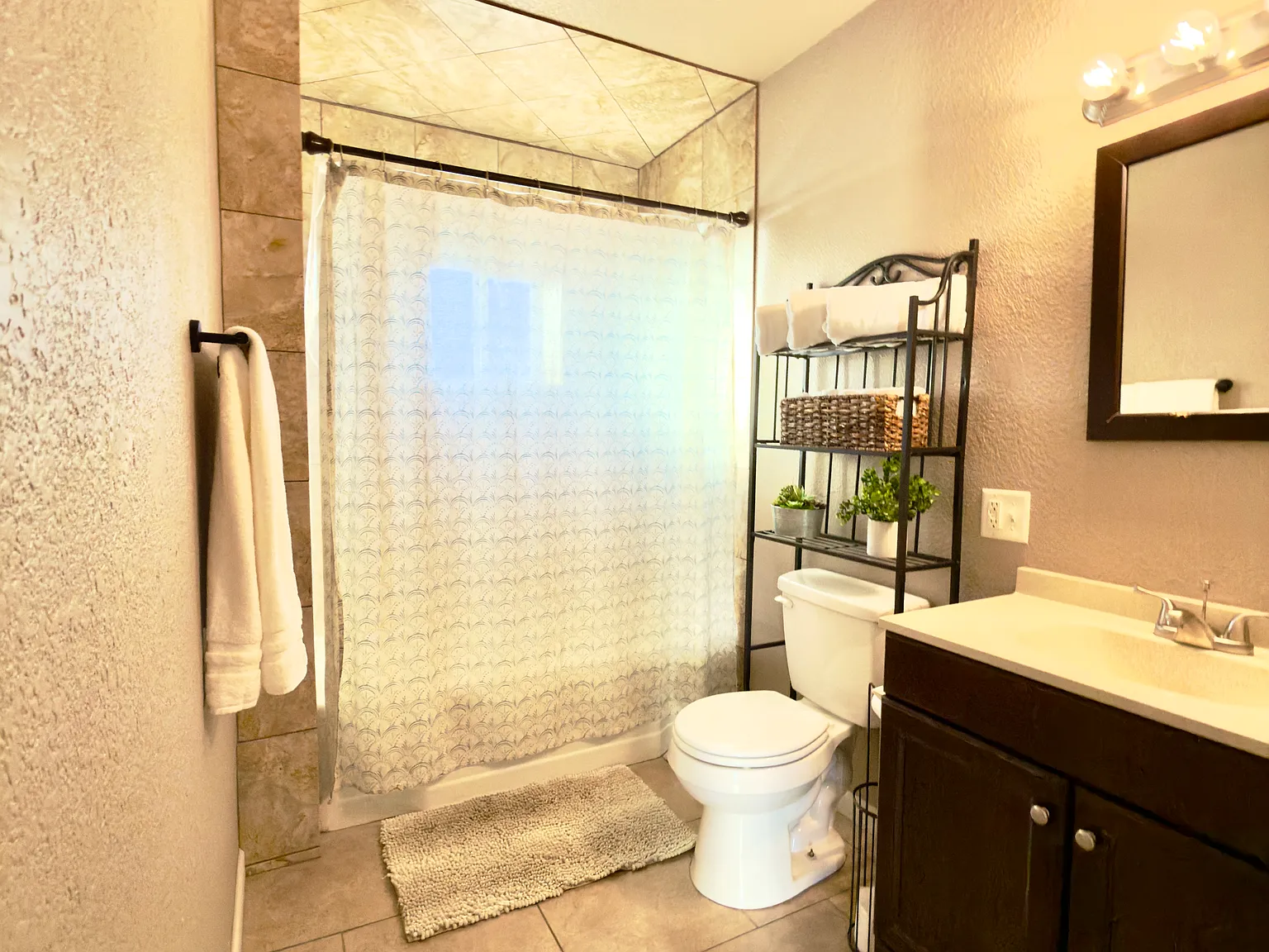 2 bed, 1000 sqft, $1,650 — Photo 3