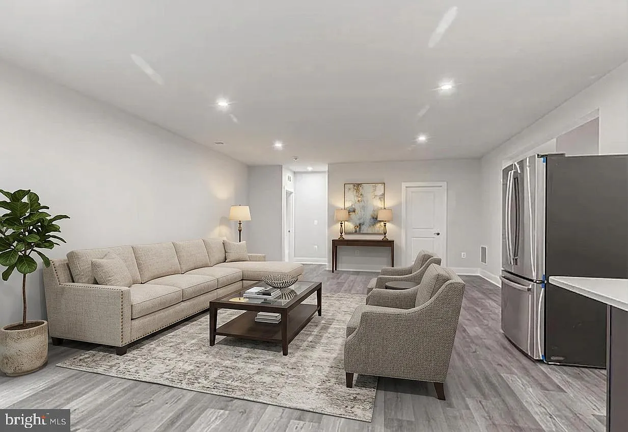 941 Warlander Dr SW — Photo 3