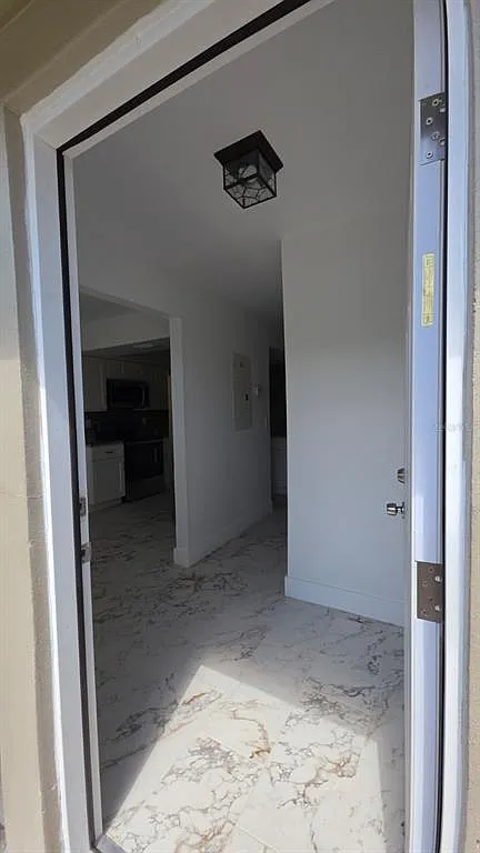2 bed, 2.5 bath, 1094 sqft, $1,900 — Photo 3