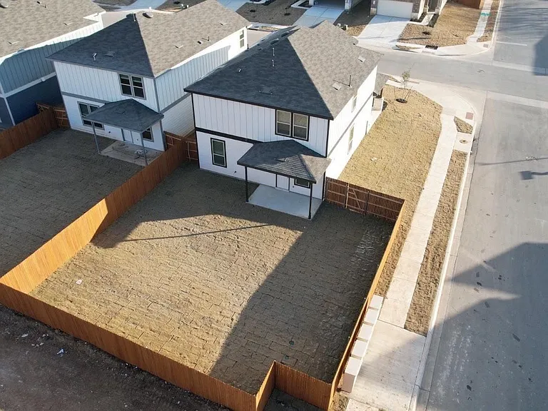 98 Pacific Loon St — Photo 3
