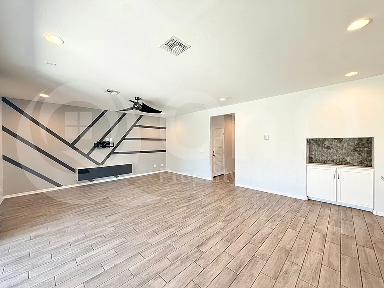 1312 E Gemini Pl — Photo 4