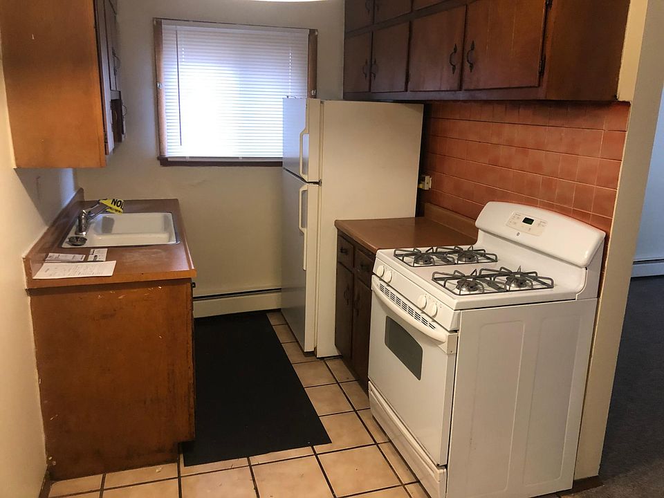 2nd image of 3129 23rd Ave S APT 203
