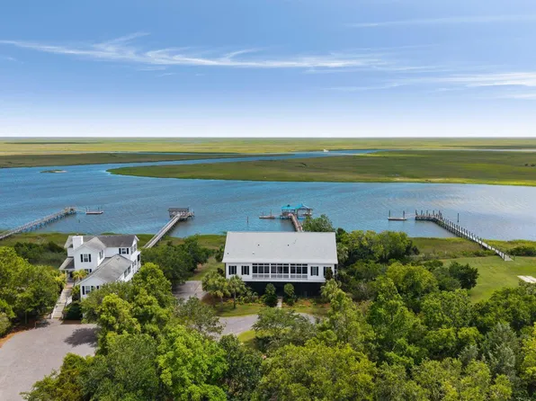 315 Lofton Ct, Mc Clellanville, SC 29458