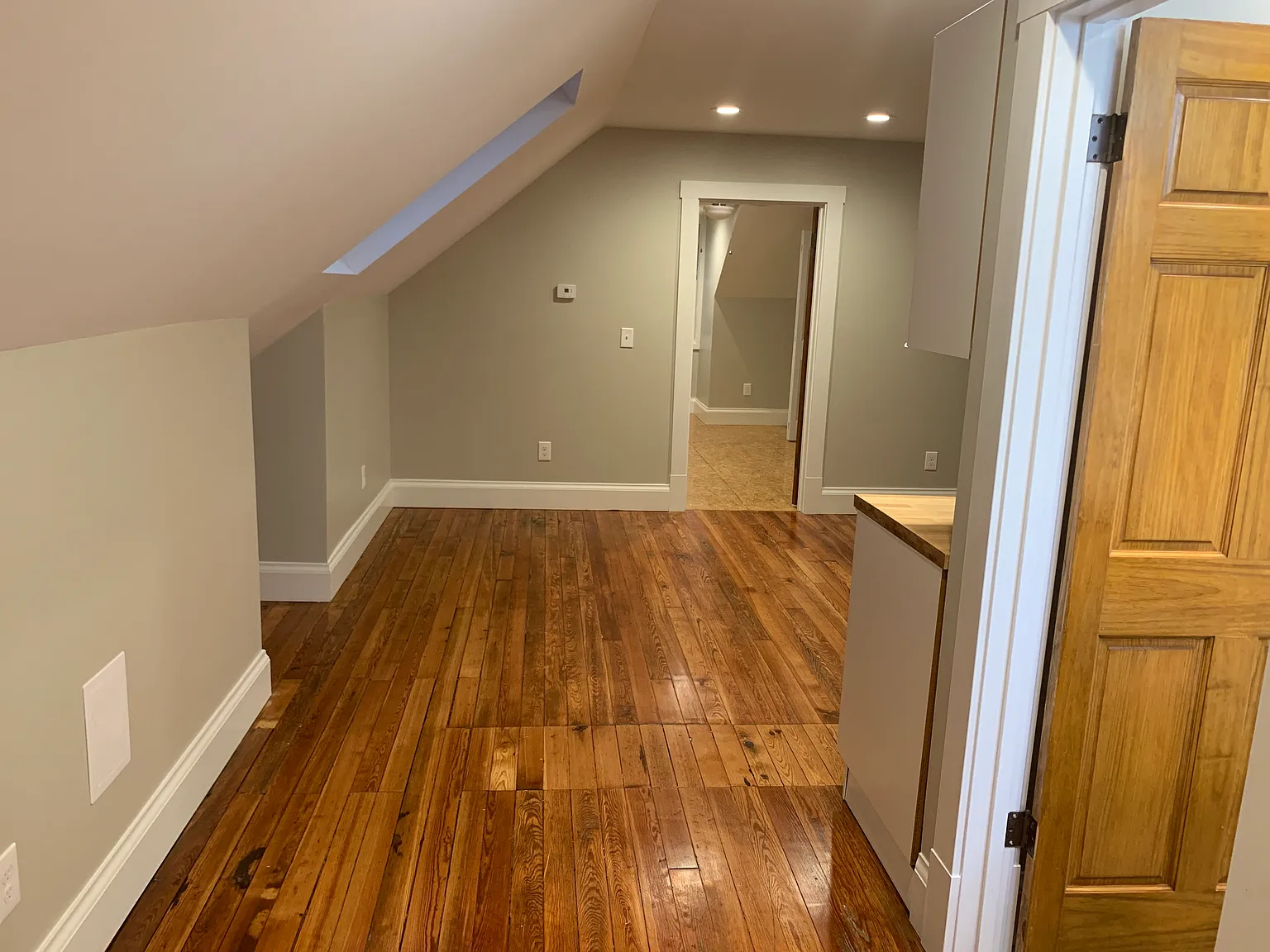 2 bed, $895 — Photo 4