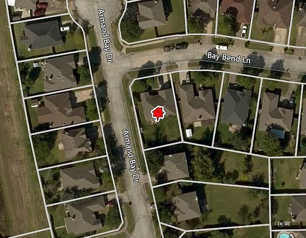 2nd image of 3006 Bay Bend Ln