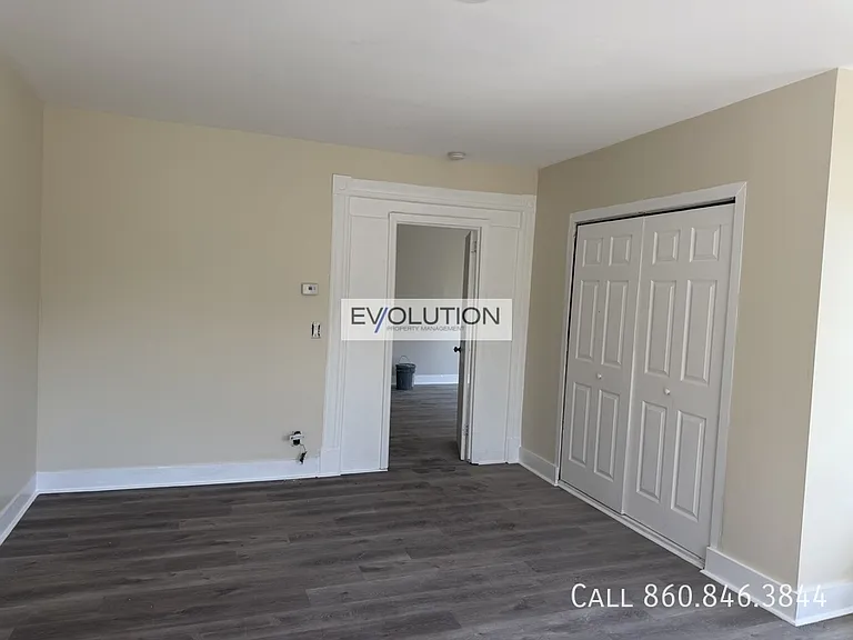 228-230 Franklin Ave #2 — Photo 6