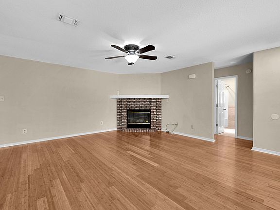 3rd image of 147 Palmetto Ave