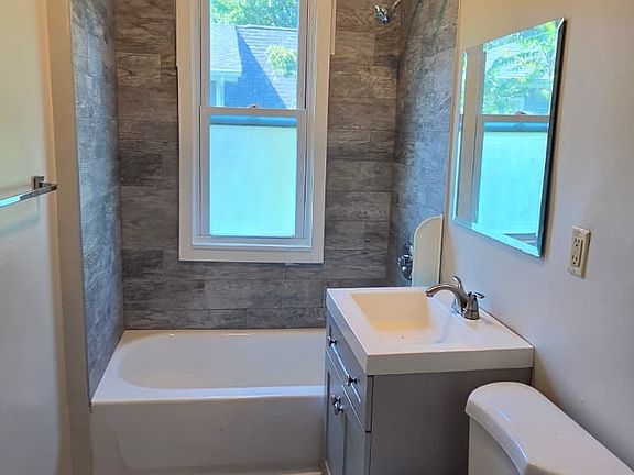 4th image of 224 W Rock Ave #3F