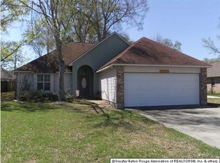 18609 White Oak Dr, Prairieville, LA 70769