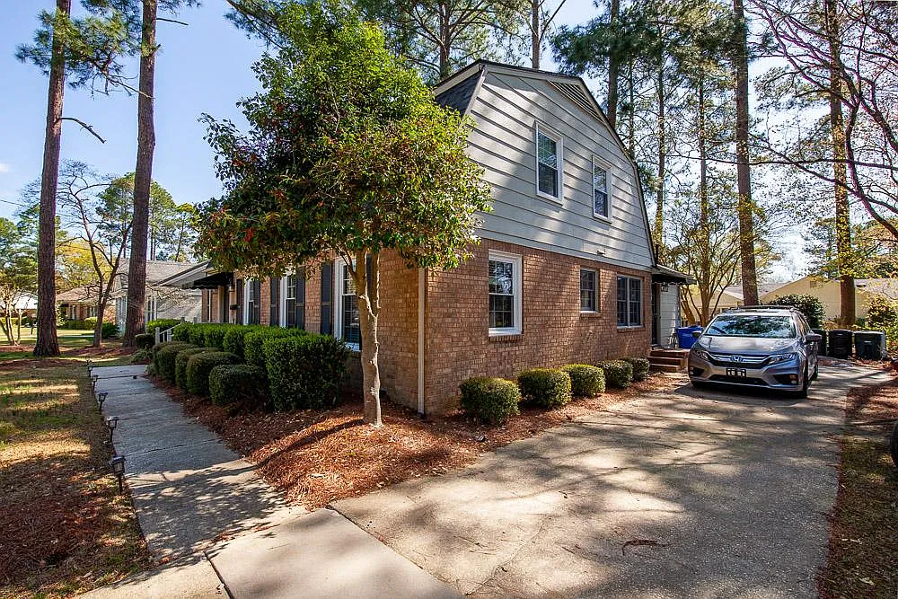 4 bed, 2.5 bath, 2362 sqft, $2,500 — Photo 3
